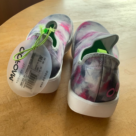 OOFOS OOFOAM 7 New With Tags Pink Tie Dye OOMG EEZEE Women’s slip on tennis shoe - Picture 5 of 12